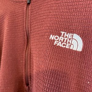 North face quarter zip. UNISEX